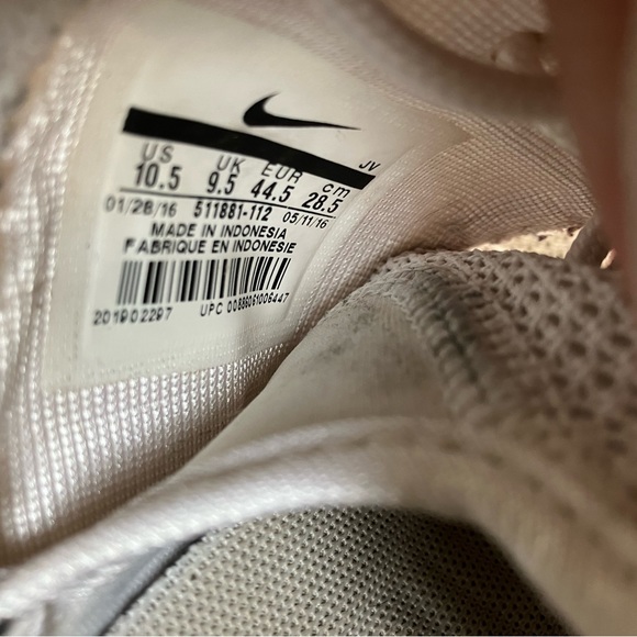 Nike Roshe Shoes - Picture 5 of 7